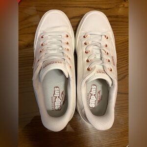 NWOT Skechers Arc Fit Arcade- See Ya There Hands Free Slip In 8w